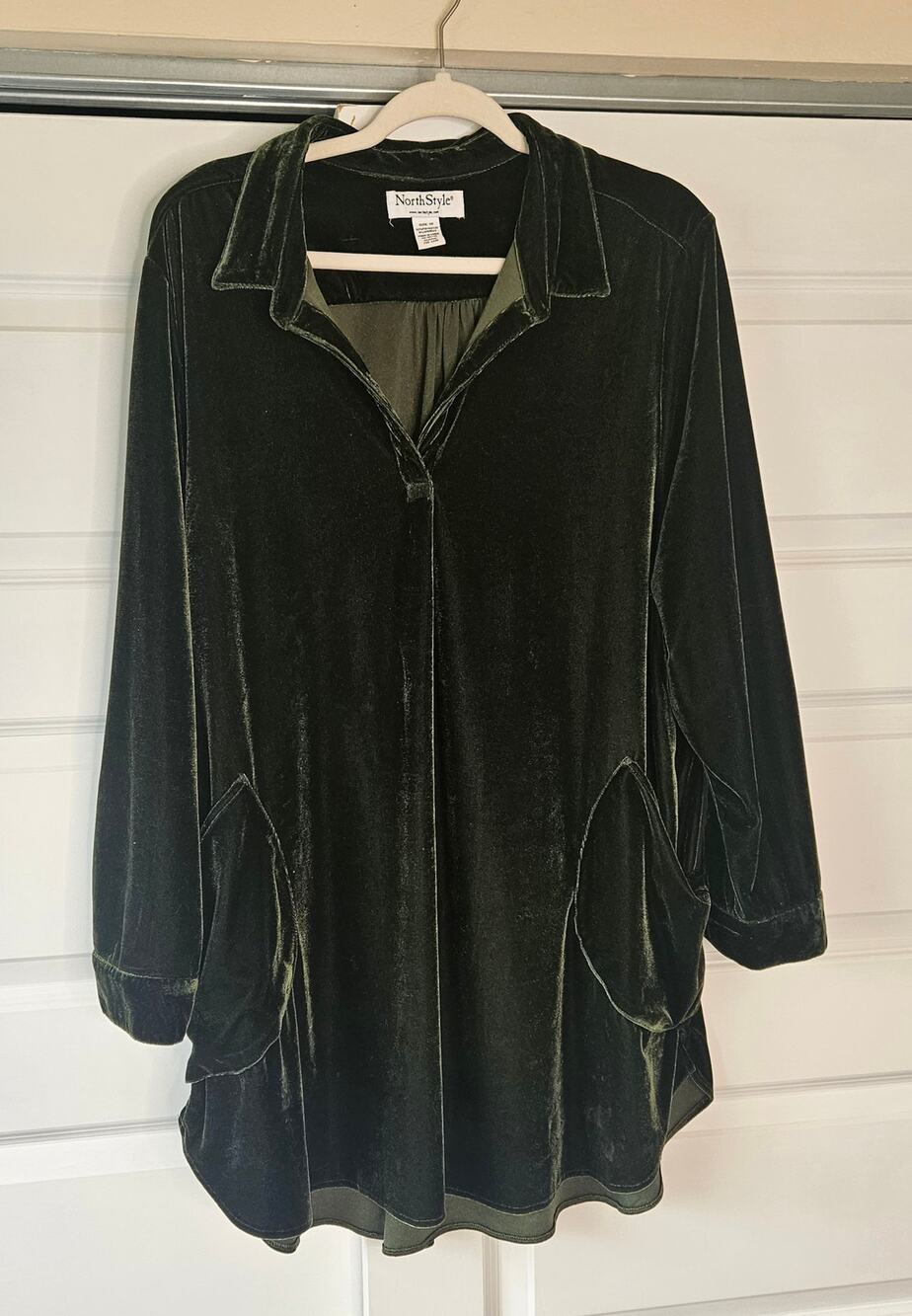 NorthStyle Dark Green Velvet Long Sleeve Tunic  1X Pockets